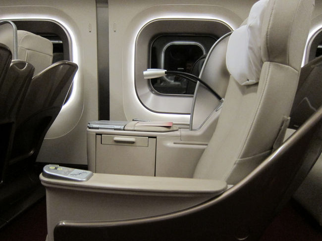 相変わらずグランクラスの車両は私一人。2人か3人だともっとお酒も進みそうな気もしますが・・・