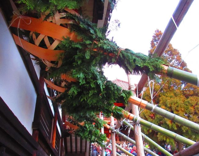 お水取りの行事に使う松明です。行事の期間中は一日１０本の松明が用意されます。