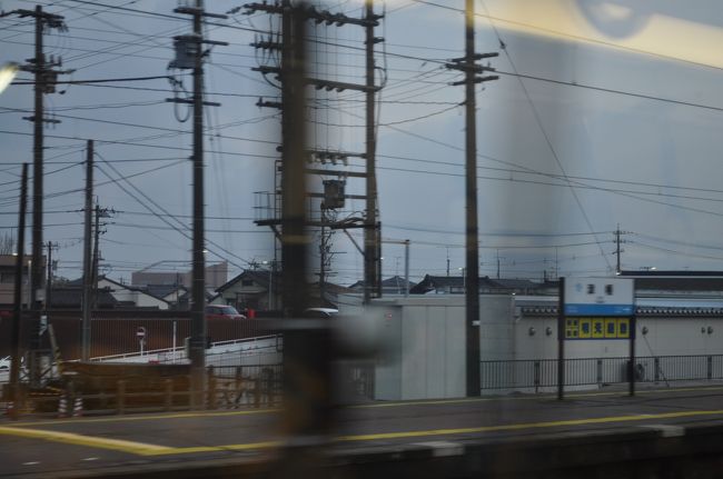 　この先は、既に七尾線の電車が2本金沢方面へ向かっています。