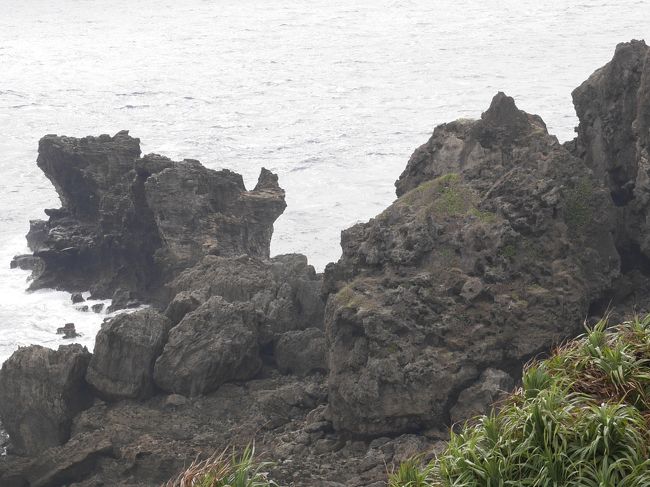 墾丁国立公園。台湾海峡から最南端。<br />この、猫の後ろ姿に見えるところでみんなが写真撮影。