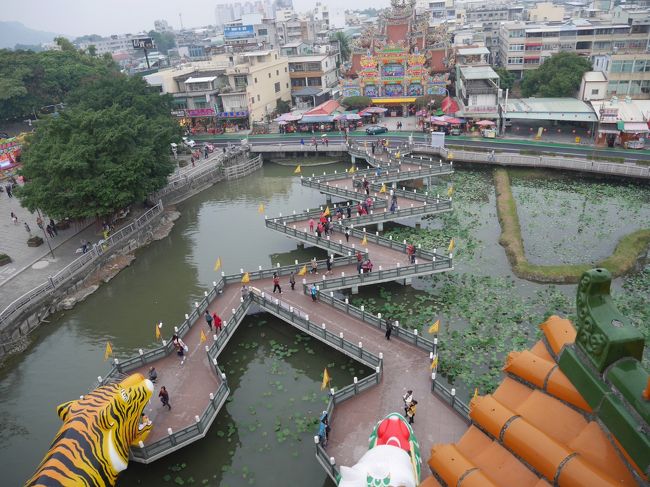 かなり雨が・・・。龍から入って、虎から出るものだそうです。