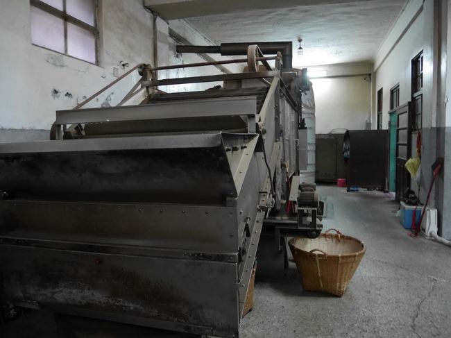 お茶を作る機械も写真を撮らせていただきました。