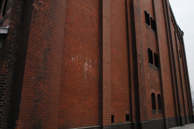 このくたびれ感が100年の時の流れを感じさせます。