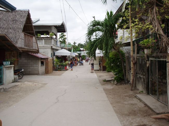 ダイビングが終わったあと島の散策に。