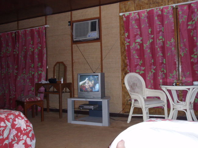 帰りも前泊します。<br />来たときと同じCebu Marine Beach Resort。<br />部屋はこっちのほうが広かったです。<br />その分エアコンの効きが悪い。