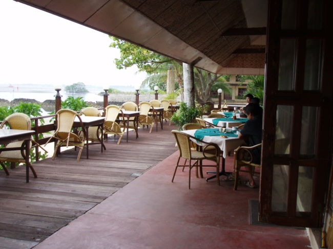 ホテルのレストランはこんな感じ。<br />お客さん少ないです。