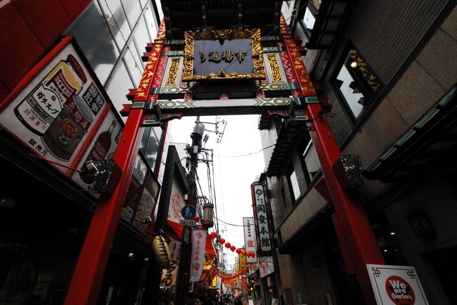 こんな細い路地にイイ店があったりするんですよね。