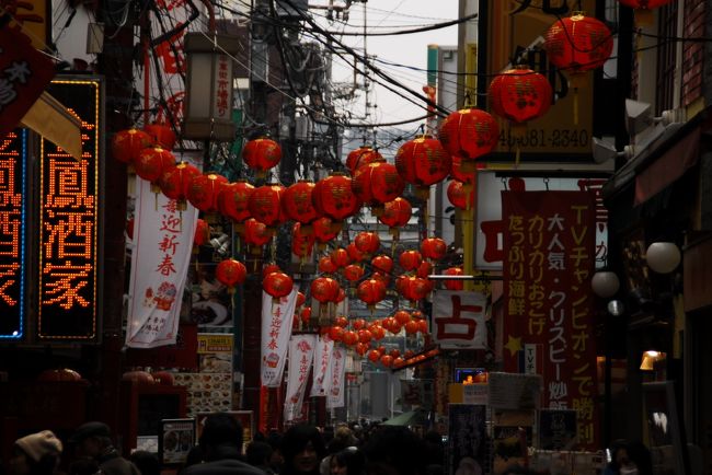 裏に行くと7〜800円でランチをいただけるお店がたくさんあります。