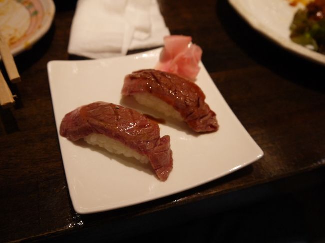 けど、海鮮系がきらいな私は石垣牛の握り！めちゃくちゃおいしかったです。ひとつだけソーメンチャンプルーを頼みましたが、量が多すぎてギブアップ。これだけ頼まなきゃよかったなぁと思っちゃいました。食べて飲んでもリーズナブルな価格がいいですね。でも、この旅行で一度も食事代は出していない私ですが(笑)