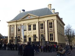 マウリッツハイス美術館

http://www.mauritshuis.nl/nl-nl/bezoekinformatie-japans/

曜日によって開館時間が違うので、注意です。

◎ミュージアムカード利用可能　（2015年2月現在）


2014年6月に改装工事が終わった美術館。
西インド会社が統治するオランダ領ブラジルの総督だったマウリッツの元邸宅。

この方もオランダ総督の家系。
ということは、さっきのウィレム1世の親戚ですね。