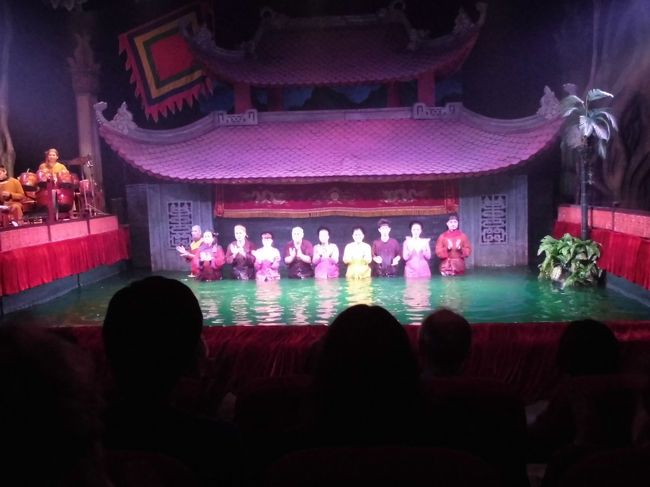 最後に人形操作者が挨拶します。