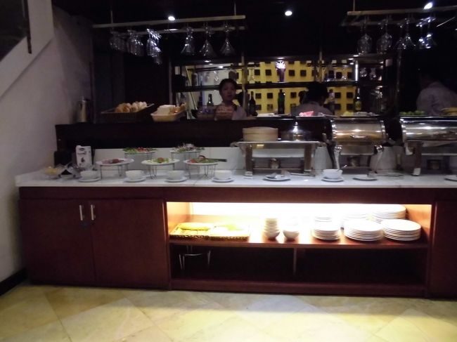 ホテルの朝食。