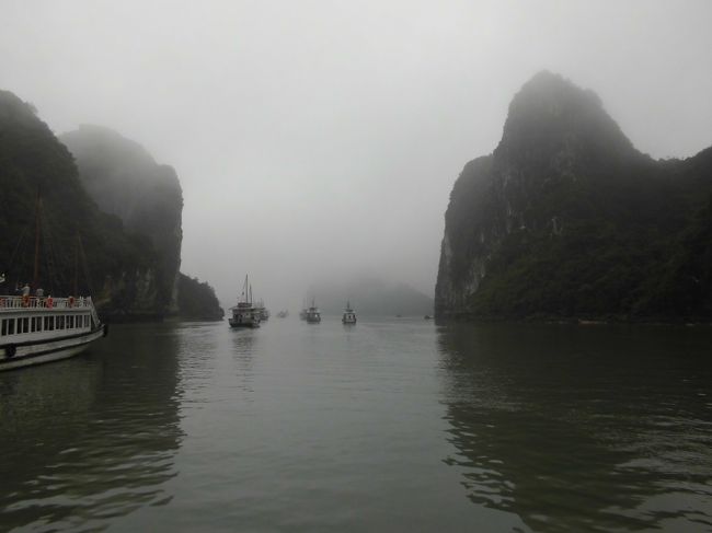 ハロン湾<br />「龍が舞い降りる地」