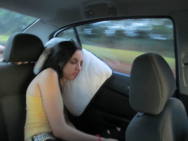 カルナバルで遊び呆けてお疲れ気味の姪っ子ちゃん