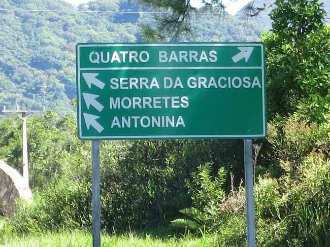 特にこの辺りは、グラシオサ山脈（Serra da Graciosa）と呼ばれているようです。山脈の頂上の標高は、１８００メートル程度あります。