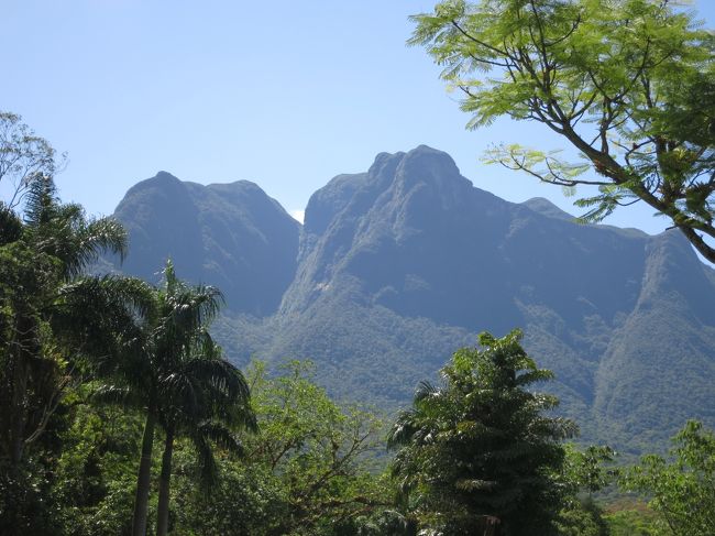 クリチバからモヘッテス方面には、観光列車も走っています。しかし一日一往復で朝が早い、時間が掛かる、料金が高いという三重苦なので、車の方が良いかも・・・。終点まで一時間程です。