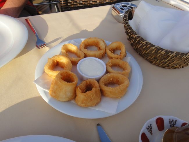 イカの唐揚げ。ヨーグルトソース。