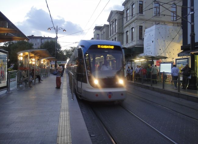 キレイなトラムだった。