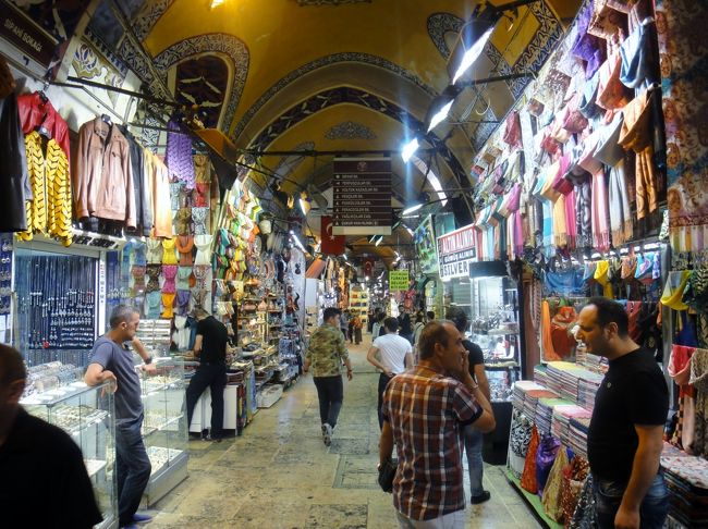 流暢な日本語で声をかけられる。しかし、本当にトルコ人は日本語話す人が多い。よくトルコは親日家と言うが、正直本当に親切で言っているのか、ダマそうとしているかどうかの判断が付きにくく、ついつい冷たくしてしまうのは私だけだろうか？