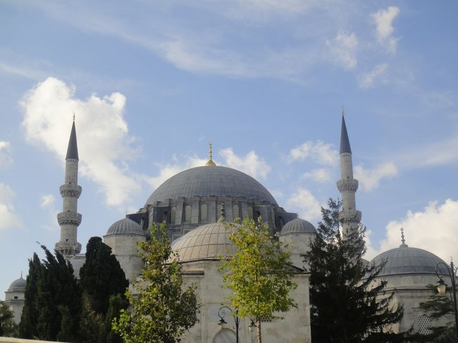 スレイマニエジャーミー。<br />ここもハマムの近くだったので寄った。