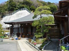 専福寺です。
浄土宗寺院です。
境内綺麗です。
そんなに広くないのですが、整備されて
おります。
