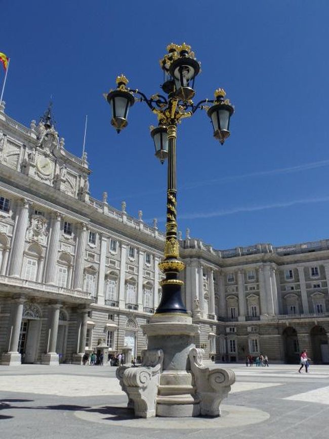マドリード王宮の素敵な街灯