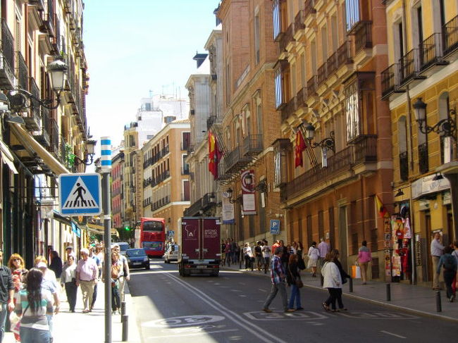 王宮を後にして、再び街を散策します。