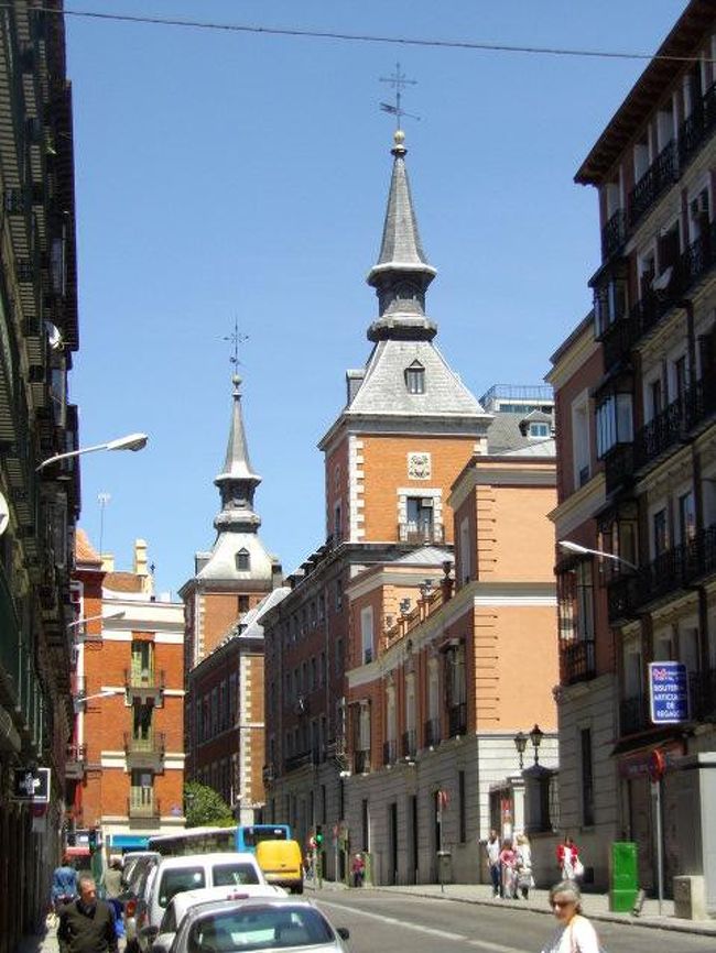 結局、王宮からプラド美術館まで歩いて戻りました。<br />さすがに長い距離で疲れました。