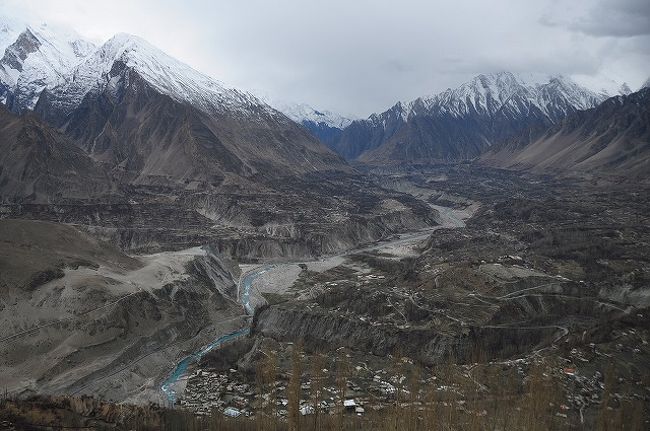 でも頂上に着いたときは曇ってしまった…。<br /><br />