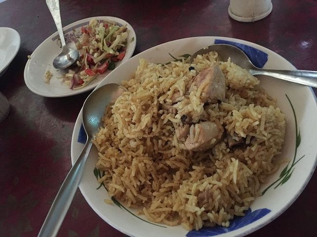 グルミット村に美味しいビリヤーニが食べられる店があると聞いてやってきた。<br />その名もBiriyani house(笑）<br />ビリヤーニの一点勝負のガチなお店、味も絶品。<br /><br />日本でビリヤーニハウスをやってる友人にすぐさま報告。