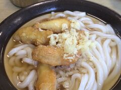 最後の福岡名物　うどんか博多ラーメンどっちがいい？
と聞かれ　みみーは即答　「うどん」
いがいに福岡の方　普段よく食べるのはうどんとの事
ごぼう天　うどん　