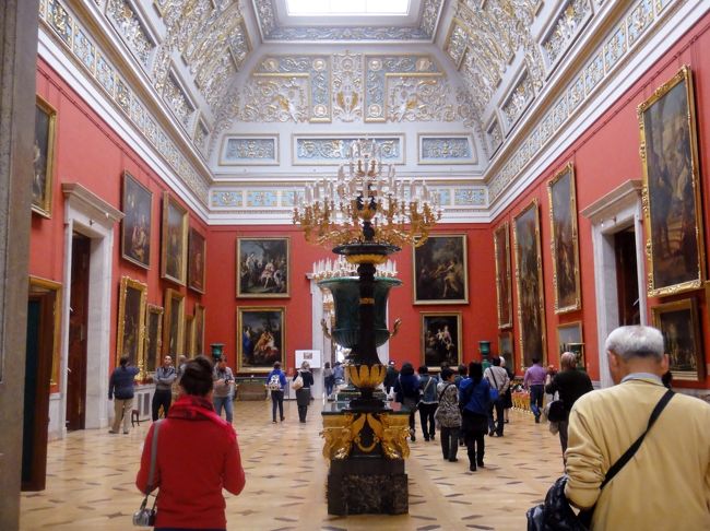 ご覧の通り絵画コーナー。