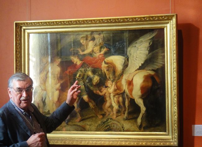 ルーベンスのペルセウスとアンドロメダ。<br /><br />ここでガイド付き案内が終わって自由鑑賞時間となる。が、既にややぐったり。近年のヨーロッパ絵画コーナーをさらっと見て、集合時間までカフェで休憩する事にした。すると他の参加者も集まって休憩タイムになった。やはりここに６時間はムリがあるようだ。<br />私なぞ個人で回ったフランスのルーブルですら２時間程で充分だったほどだ。興味がない訳ではないのだが、そんなに集中して見れないし、疲れてくると座りたい衝動に駆られてしまう。<br />よほど美術が好きでない限りは４時間ツアーでいいと思う。