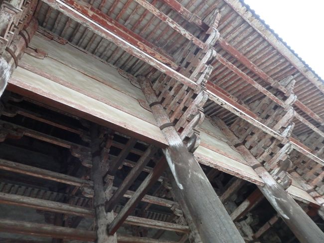 上を見上げると、やっぱりつくりがすごいよねぇ。