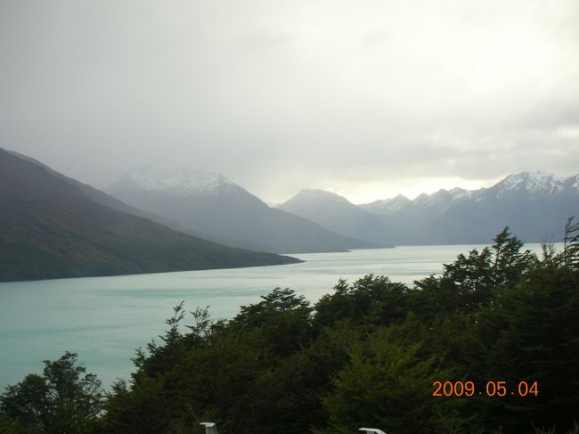 本当は安い１dayツアーでゆっくり周りたかったけど、日程の変更がきかないのでしょうがない。<br />ここまで来て氷河を見ないで帰る訳にもいかなかったので、観光の時間が少しでも確保できてよかった。<br /><br />しかし翌日もまたトラブル(>_<)。大変でした…。