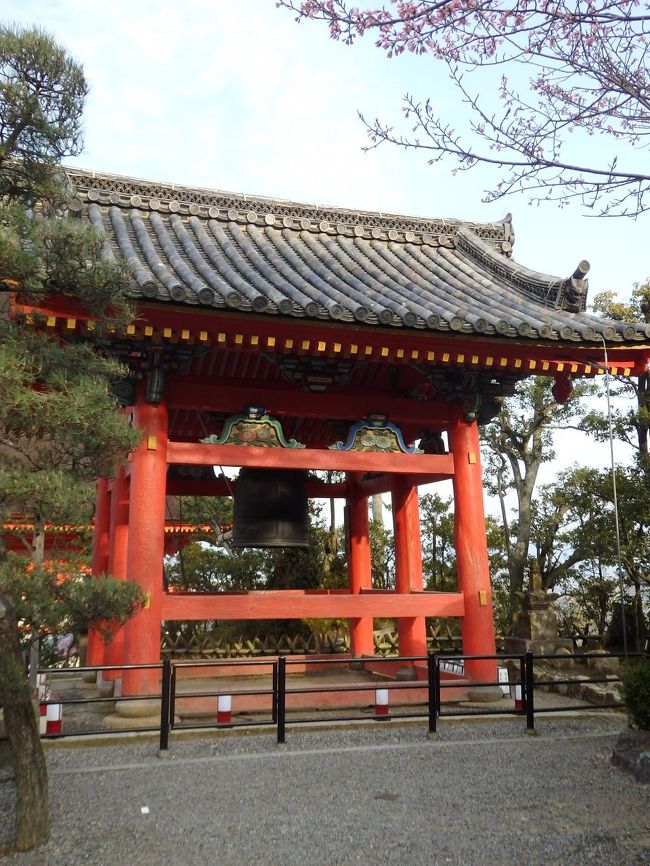 大きな鐘ですね