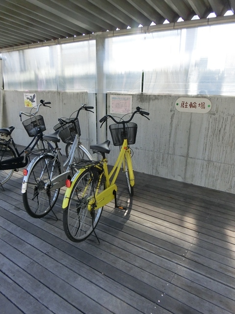 近見郵便局の前にある自転車やさん