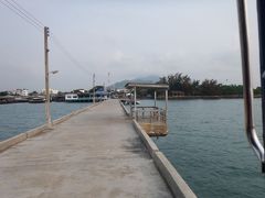 ０８：００
バンペーの埠頭に到着です。