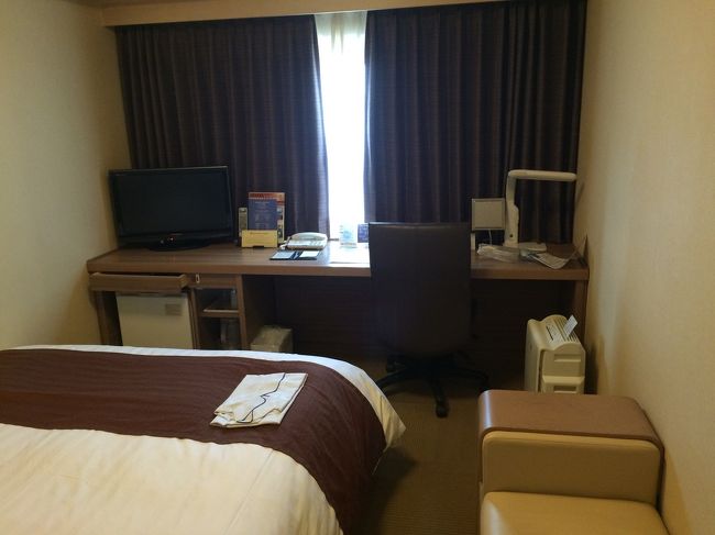 デスクも広い！