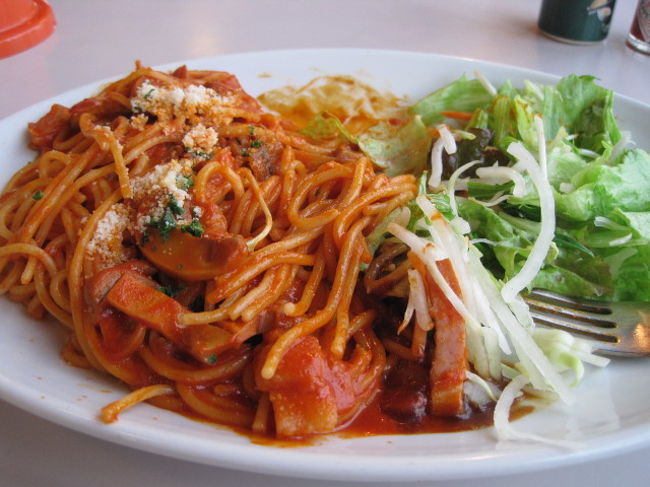 さて、肝心のナポリカツですが、この味はまさしく昭和のナポリタンの味。<br />懐かしい味でした。