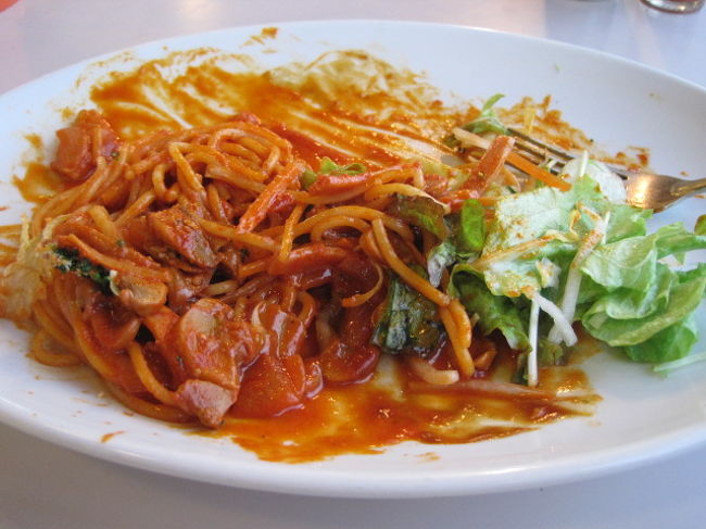 おまけに、食べても食べてもなかなか減らないミラクルなナポリカツでした。<br />でも、完食するぞ〜〜。