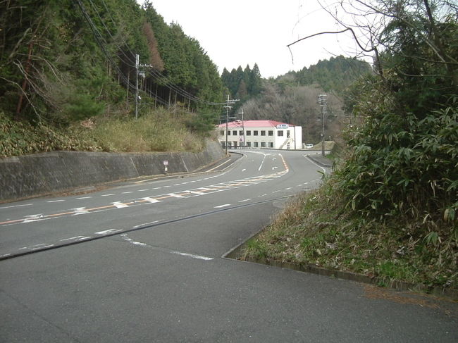 田原の里<br /><br />出口から見た風景ですが、案内板がありますが、読み取れるでしょうか？ヘリポートの案内板です。