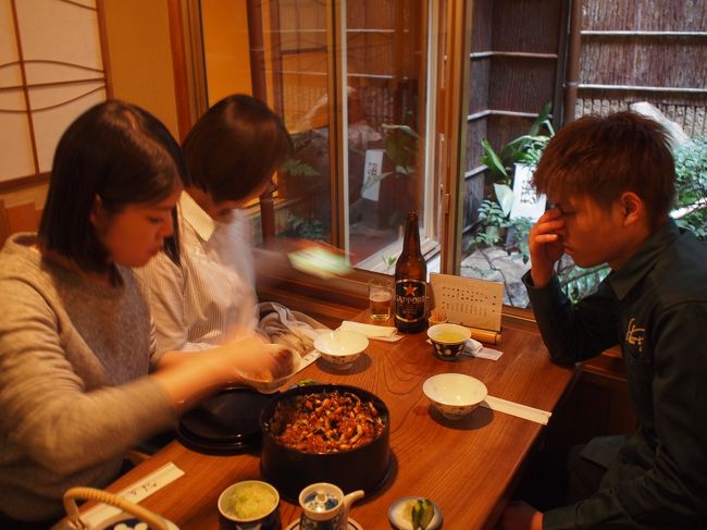 ココに宣言します！<br />「私は以ば昇を支持いたします！！」<br /><br />濃いめの味が好きな方は蓬莱軒をおすすめします。<br /><br />息子はあんスパが消化しきれずに軽く２杯で終了しました。