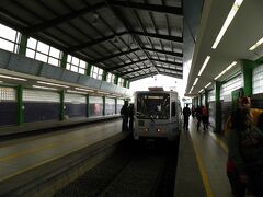 4日目、9時起床。 

天気予報では1日中雨だったが、雨が上がり、曇りだったので、世界遺産であるソチミルコを訪れた。