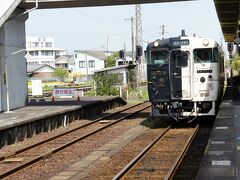 つづいて今回の旅行のもう一つの目的である指宿のたまて箱です。

指宿駅に入ってきました。