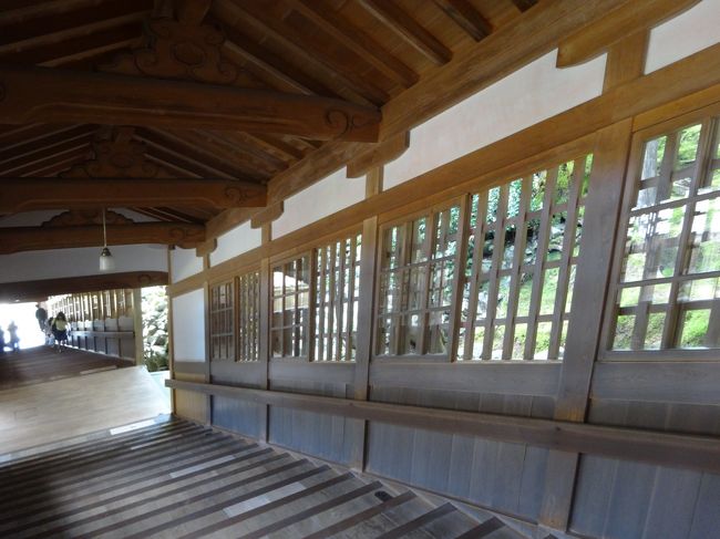 「階段状の回廊」。