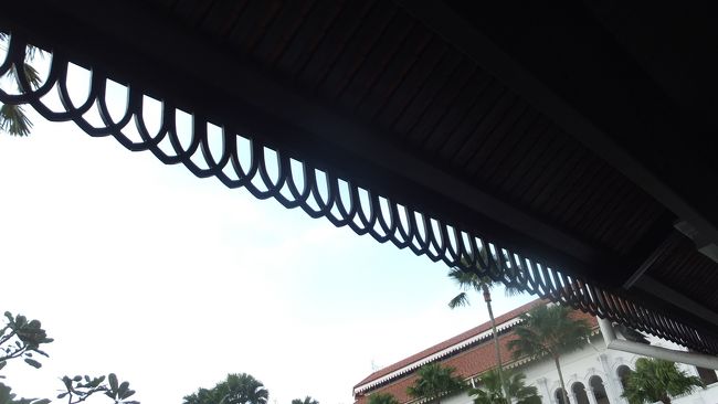 庇の細工も美しい。