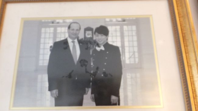 ジャニーズ「嵐」の櫻井翔くん。<br /><br />１２８枚目だそうで、日本人で６人目、芸能人では富司純子さんに次いで２人目。<br />男性の芸能人では初めてだとか。<br /><br />映画「謎解きはディナーのあとで」のロケで使われ、彼もここで宿泊したそうです。