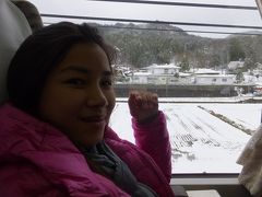 ２０１５年３月２５日　０９：５５
ワイドビューひだ車内から、
雪景色が見えてきました。