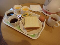 ３月２日(金)

エンゼルホテルの朝食を頂きます。
今回はゆで卵がサービス。
コーヒーは相変わらず薄い(笑）